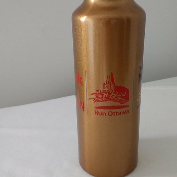 Ottawa Race Weekend water bottle - Picture 2 of 5